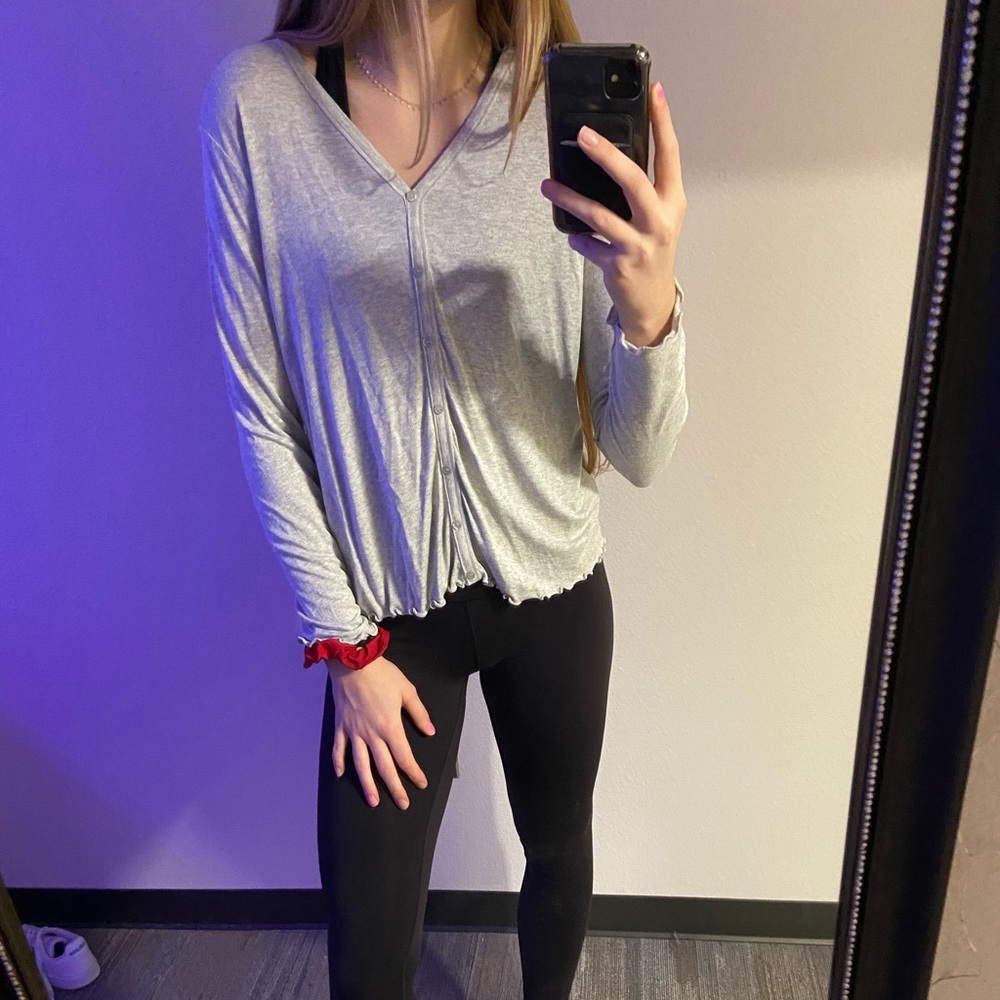 ⭐️LONG SLEEVE BUTTON DOWN TOP⭐️